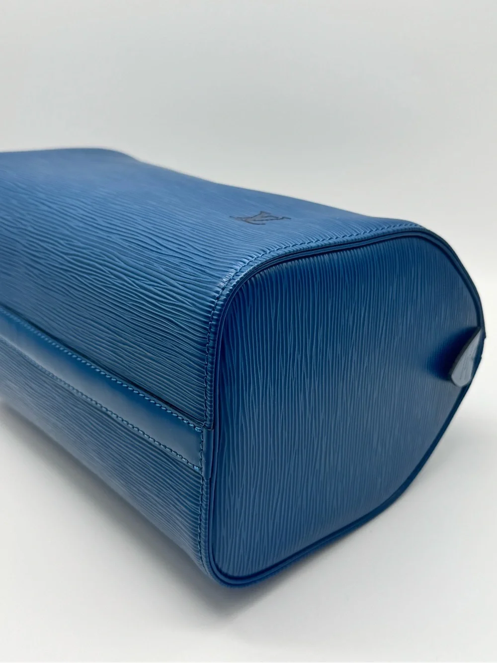 Louis Vuitton Speedy 25 Blue Epi Leather Top Handle Bag
